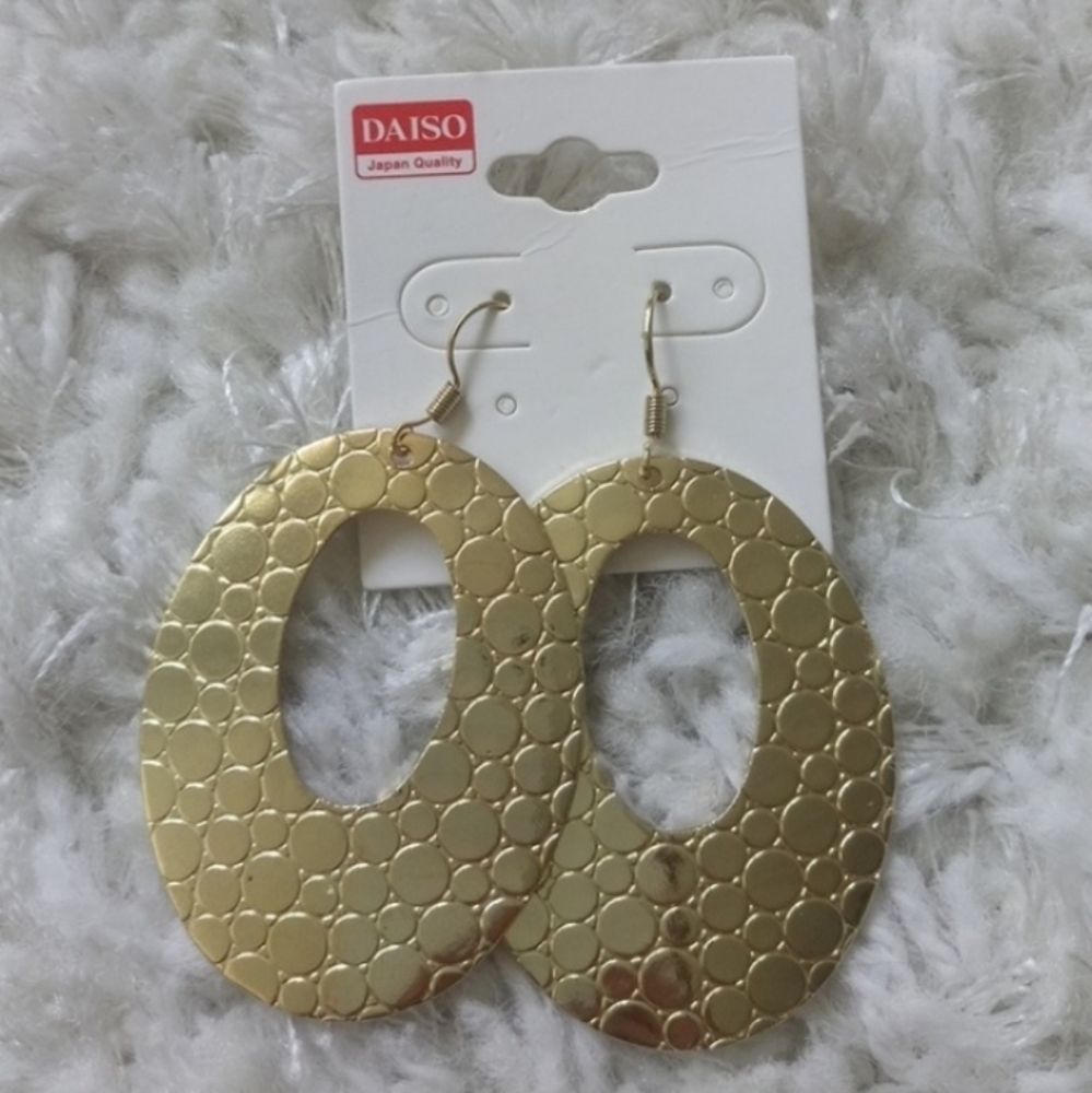 Daiso Textured Gold Earrings
